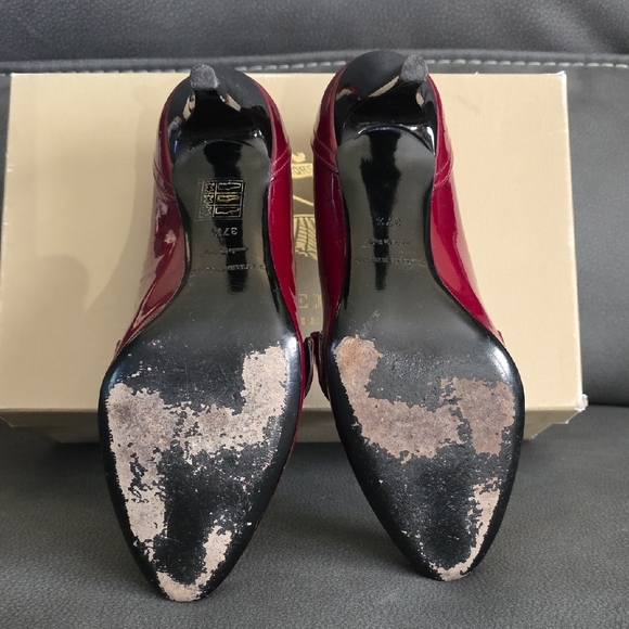 Burberry Women's Burgundy Patent Leather Heels - Picture 7 of 16